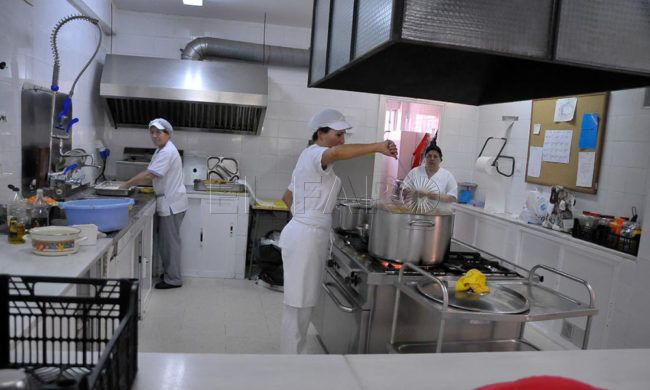 Los comedores escolares de Ceuta reabrirán el miércoles con los mismos becarios