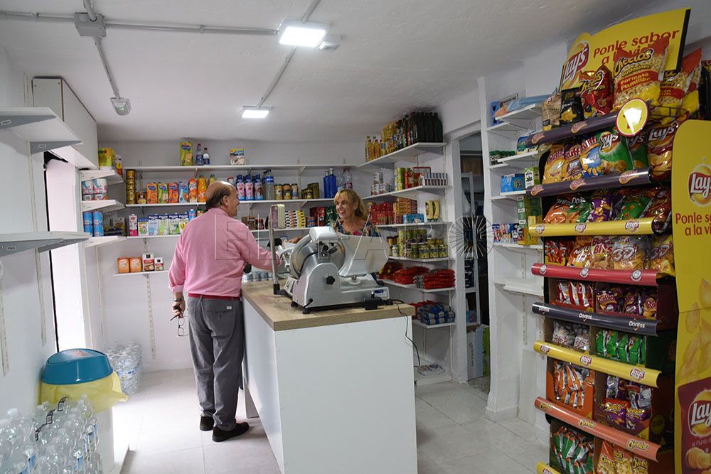 ‘Comestibles Leo’ resurge de sus cenizas
