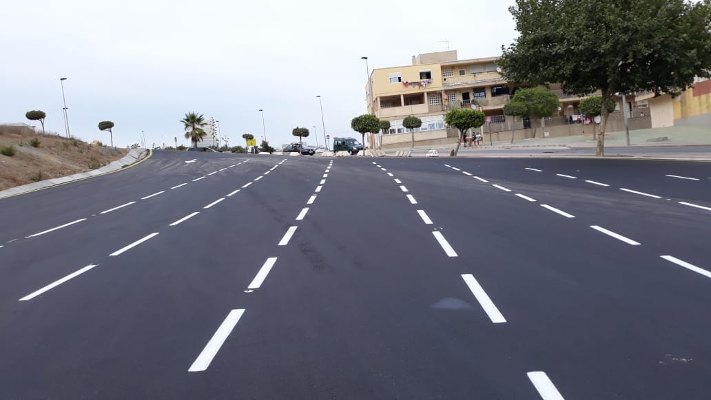 La explanada de Loma Colmenar lista para acoger los coches patera
