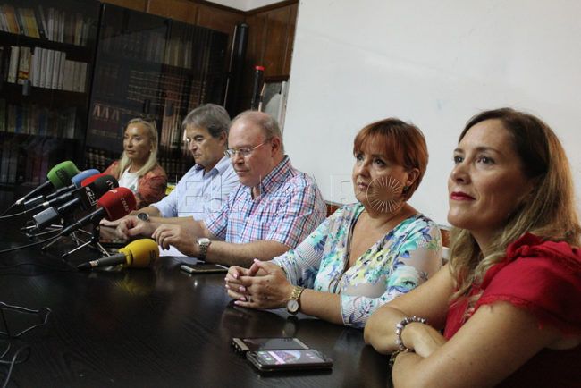 Los sindicatos lamentan que el Ministerio de Educación socialista solo ha mostrado “hipocresía”