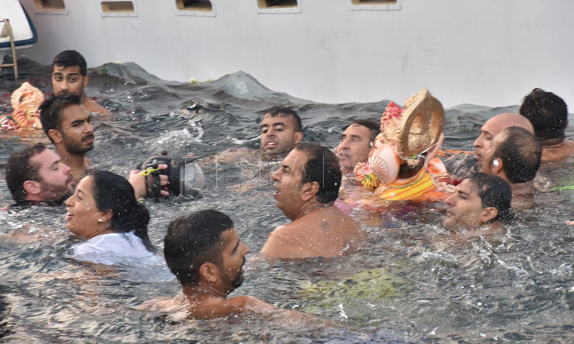 La Comunidad Hindú arranca el festival de Ganesh que culmina con su viaje al mar