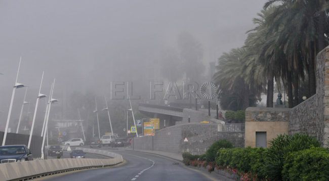 AENA afirma que no hay tecnología para volar con la niebla de anteayer en Ceuta