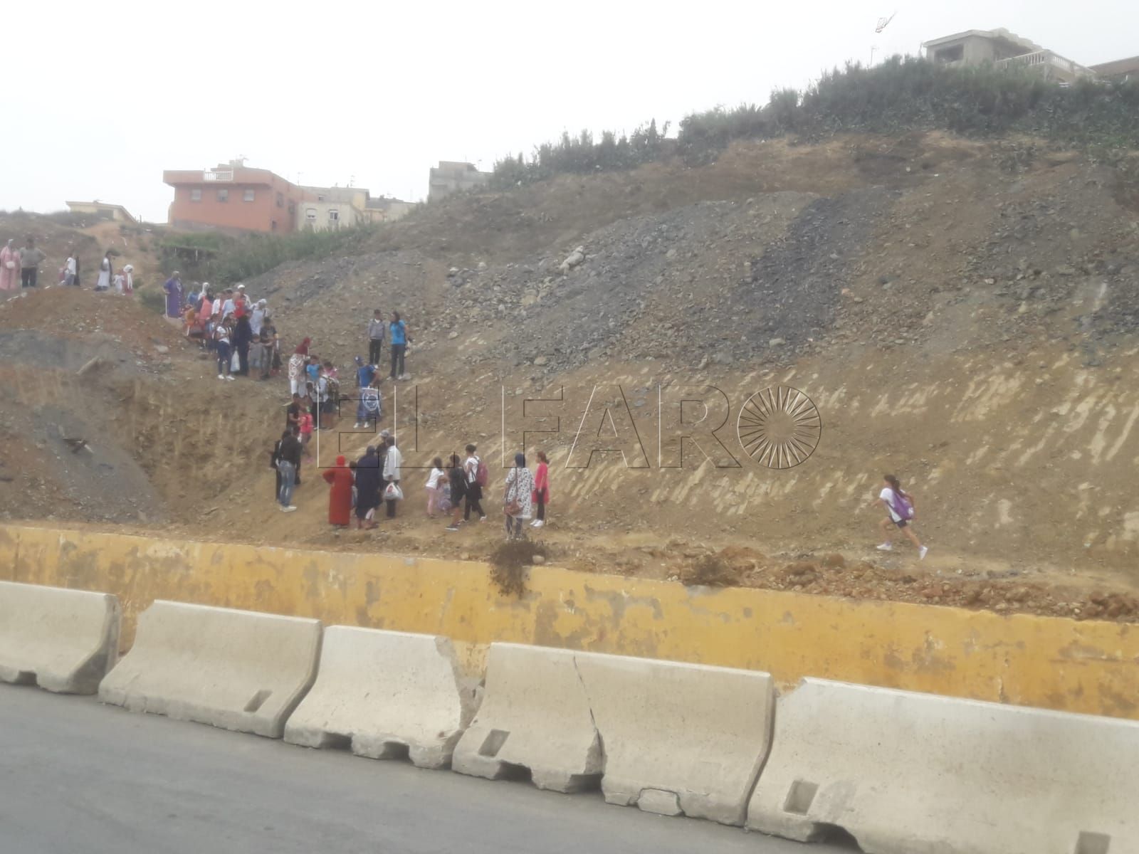 La Delegación baraja que un bus lleve gratis al alumnado del ‘Príncipe Felipe’ por las obras