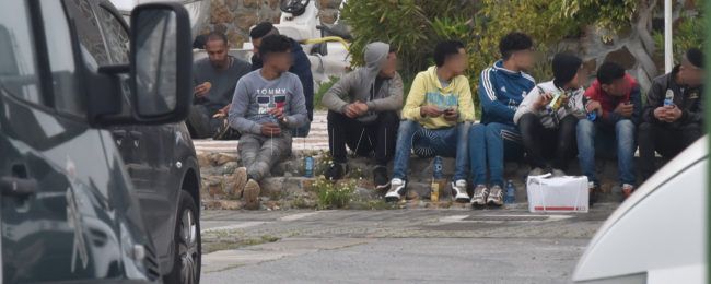 Aceptan tres años de cárcel por intentar pasar a 12 marroquíes en una embarcación