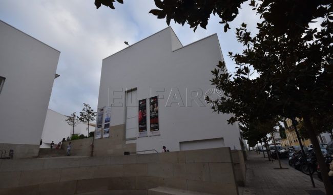 El Faro - El «abandono» de parte de la Manzana del Revellín, sobre la mesa