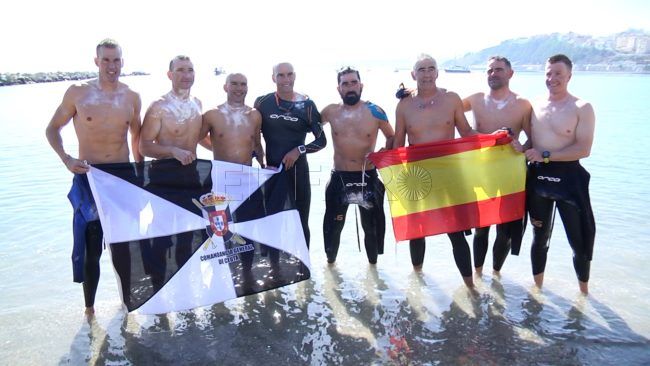 ‘Los Hispanos’ de la Comandancia General de Ceuta unen las dos orillas del Estrecho a nado