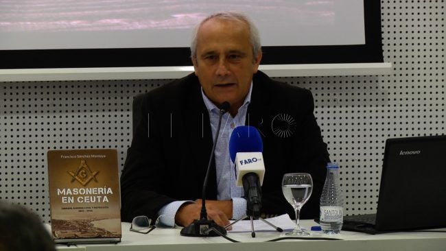 Sánchez Montoya presenta su nuevo libro sobre la masonería en Ceuta