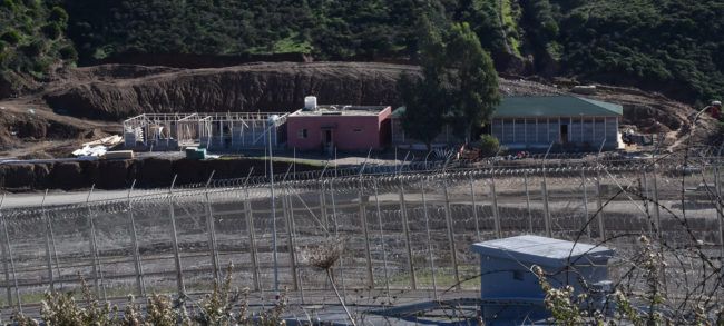 Marruecos blinda su perímetro con Ceuta con un campamento a pie de frontera