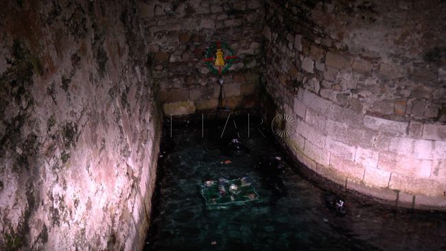 Los Zapadores iluminan el belén bajo las aguas del Foso de Ceuta