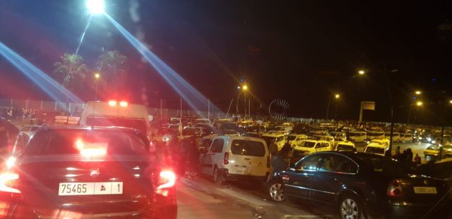 El Faro - Caos absoluto para entrar en Ceuta con miles de personas acumuladas