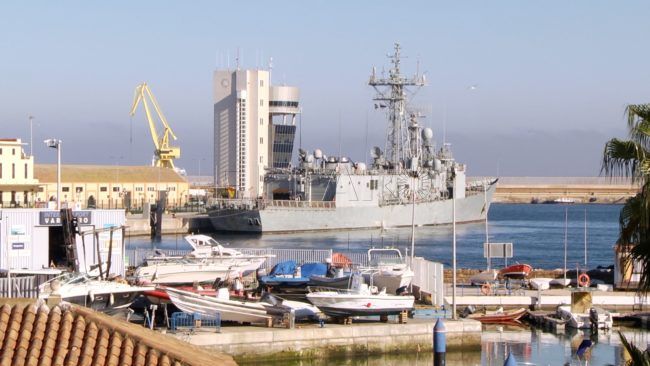 Así es la fragata ‘Numancia’, fondeada en el Muelle España de Ceuta