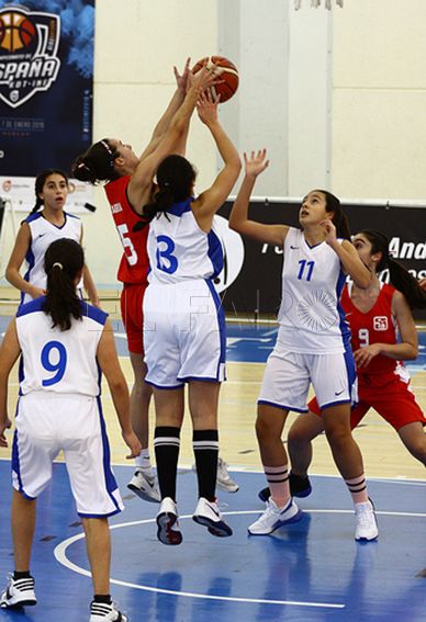 La selección infantil femenina derrota a Melilla