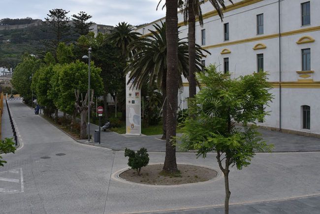 La UGR alerta de que no podrá asumir la cotización de sus becarios