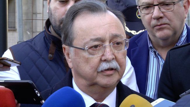Vivas trasmite un mensaje de tranquilidad a los empresarios tras la dimisión del presidente de la Autoridad Portuaria