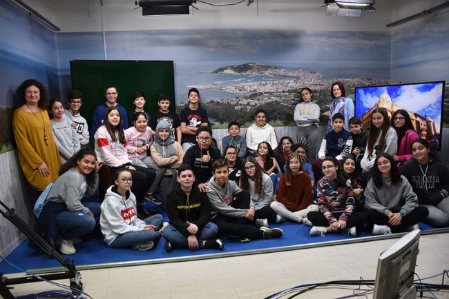 Alumnos del instituto ‘Abyla’ conocen el periodismo multimedia con El Faro de Ceuta