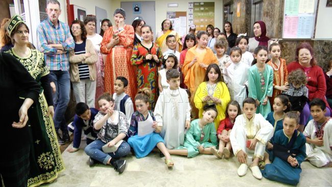 Baile y color para homenajear a las abuelas