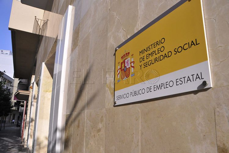 higienista-bucodental-planchistas-mozos-cuadra-ofertas-empleo-ceuta