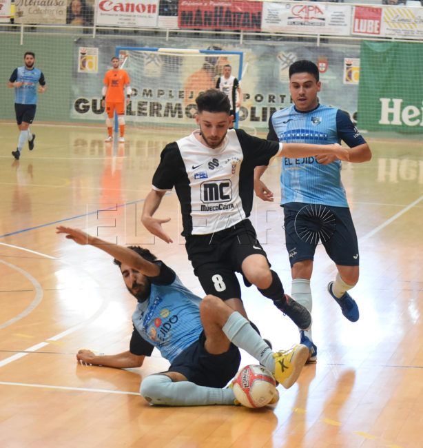 El Ceutí cede una derrota pensando en el ascenso