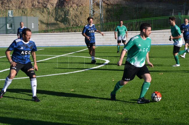 Recolectar juguetes gracias al fútbol-sala