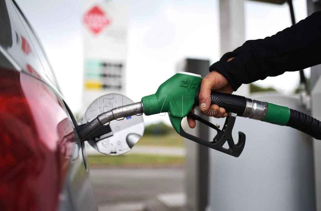 El litro de gasolina y diésel se encarece 20 céntimos por litro