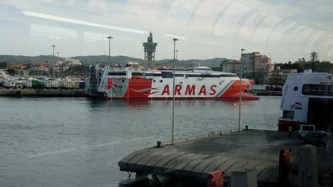 Trasmediterránea mantendrá suspendida su conexión de Ceuta con Algeciras