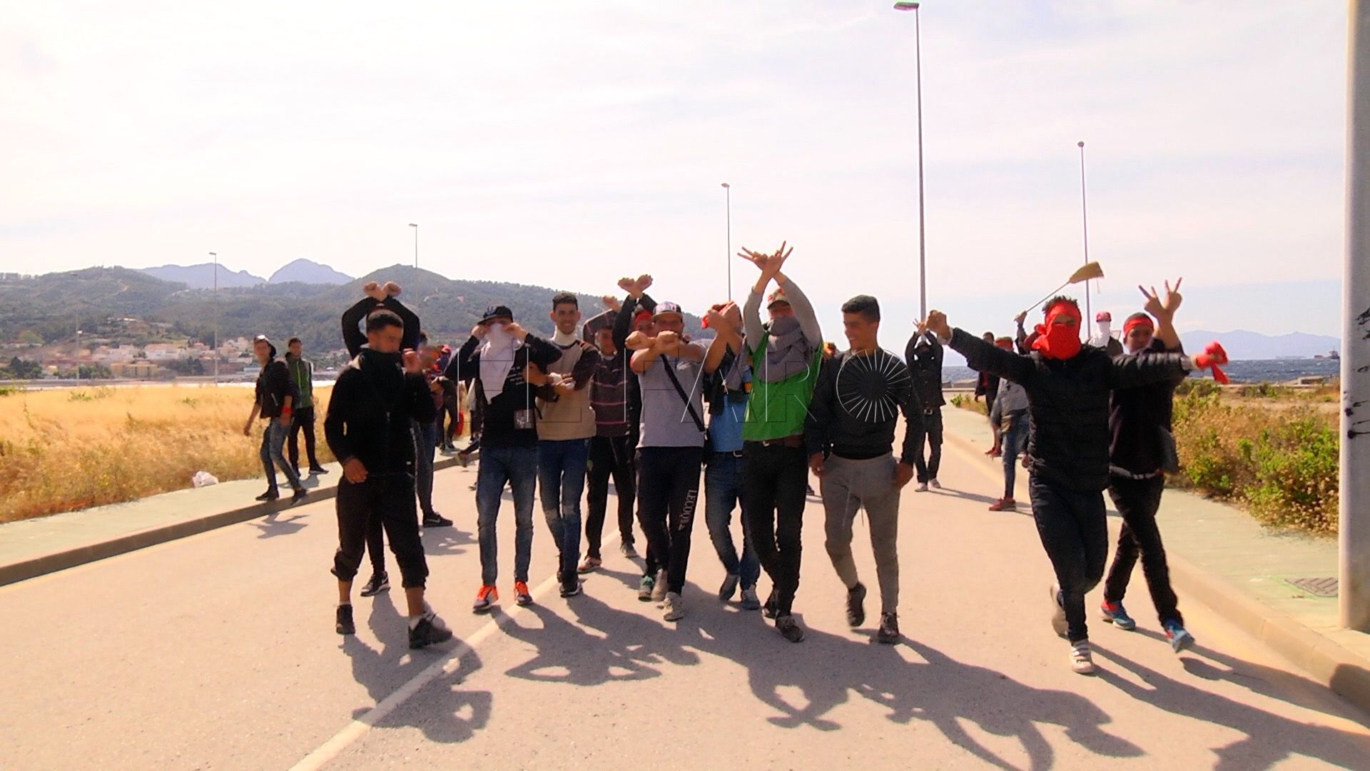 Enfrentamiento a pedradas entre inmigrantes en el puerto de Ceuta