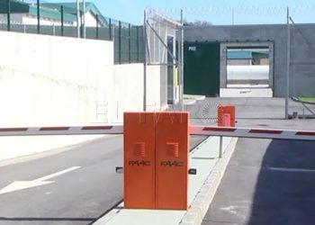 barrera-entrada-prision-mendizabal