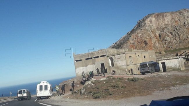 El Faro - Acusan a Marruecos de retener a inmigrantes en un edificio en ruinas cerca de Ceuta