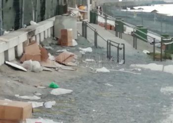 playa-tarajal-basura-porteo-1
