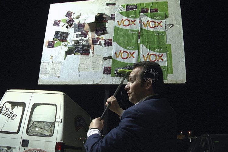 vox-pegada-carteles