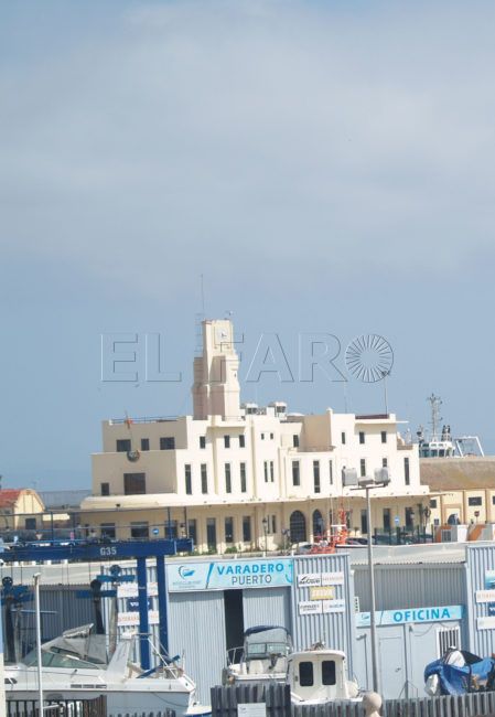El Puerto da luz verde a uno de los dos cables de fibra óptica con Cádiz