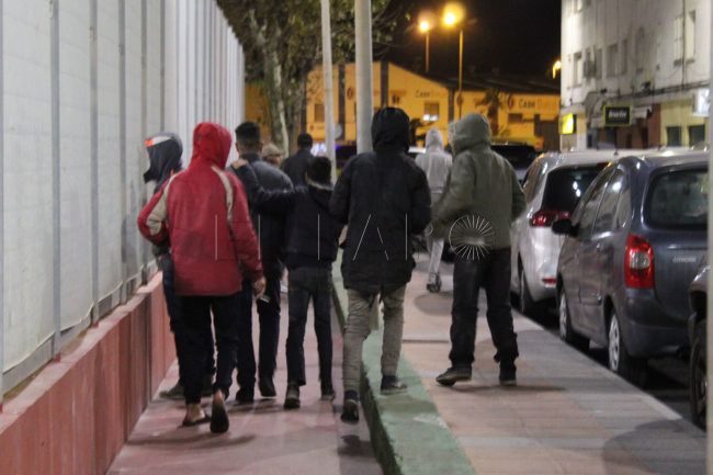 La Policía no aprecia un móvil de odio tras las agresiones a migrantes en el Puerto de Ceuta