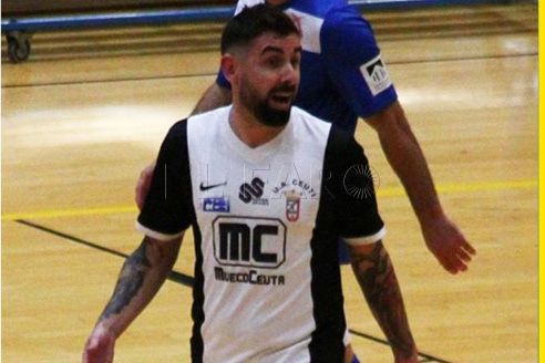 Saúl Olmo seguirá ligado a la UA Ceutí una temporada más