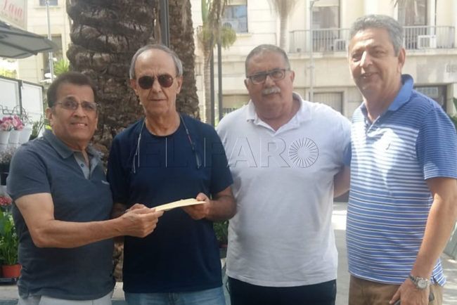 La Comunidad Hindú entrega 3.400€ a Luna Blanca