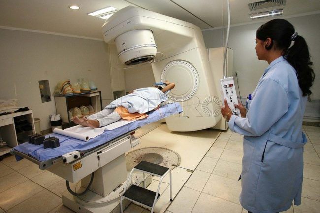 MDyC tilda de «vergonzosa» la postura del Estado con la clínica de radioterapia