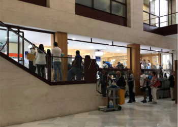 colas-registro-palacio-asamblea-2