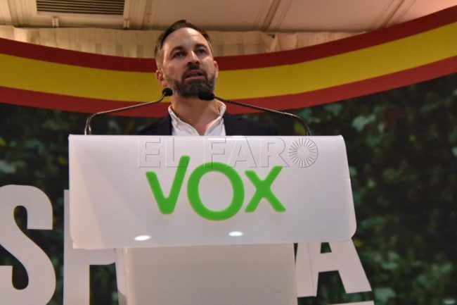 La Mesa tira de reglamento y no tratará en este pleno la revocación de persona non grata de Abascal