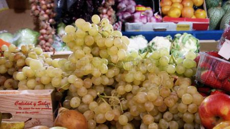 uvas-mercado-central-navidad-4