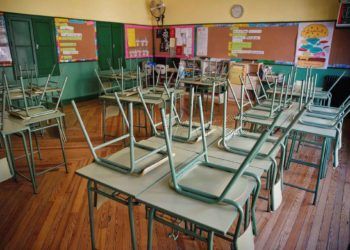 ccoo-carga-caos-centros-educativos-fallos-programa-fenicia