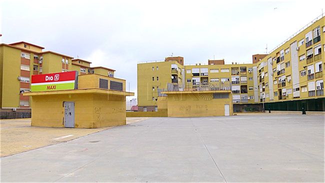 Inseguridad y destrozos en Bermudo Soriano, Centro Comercial el Coso