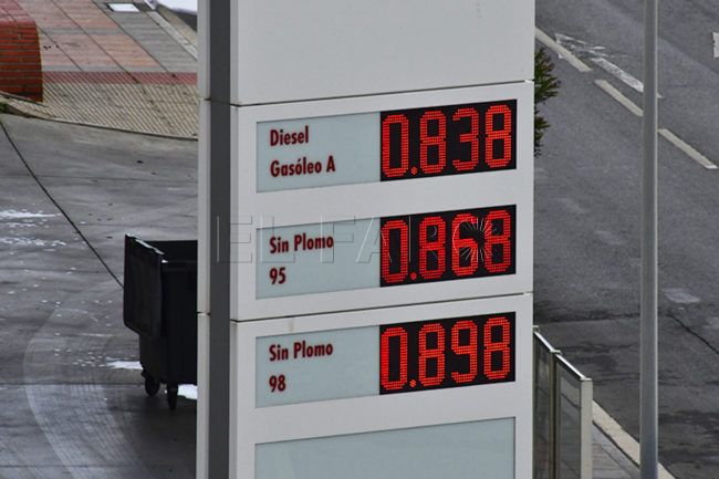 Cuatro gasolineras, obligadas a mantener sus horarios