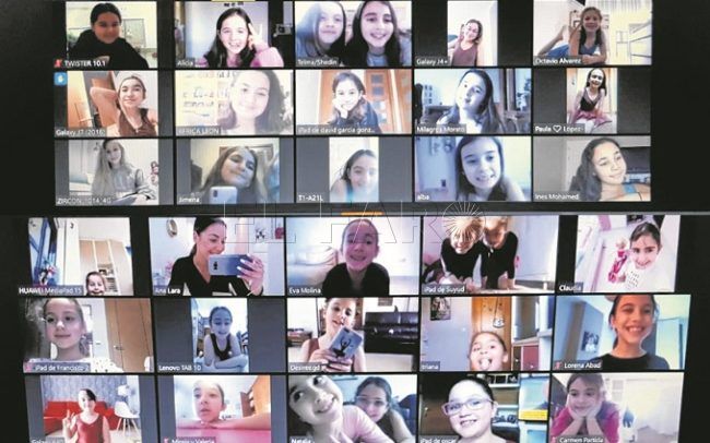 Rosa Founaud y sus alumnos siguen bailando en casa