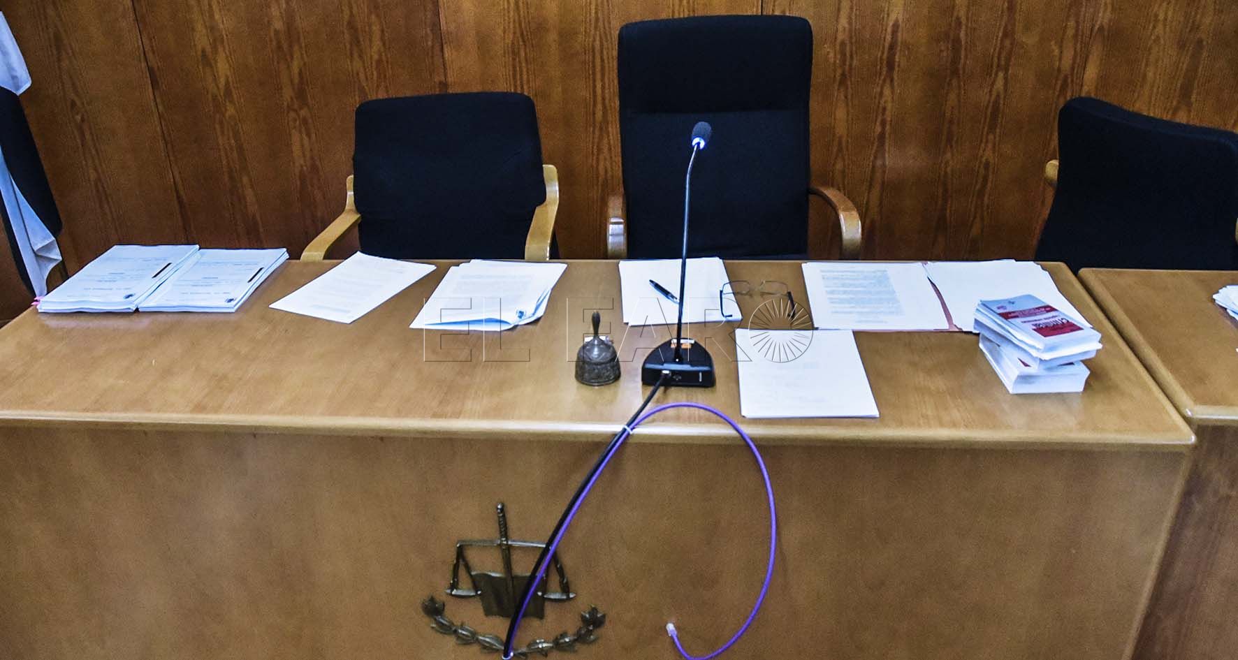 A juicio por falsedad al llevar adhesivos identificativos de motores duplicados o no