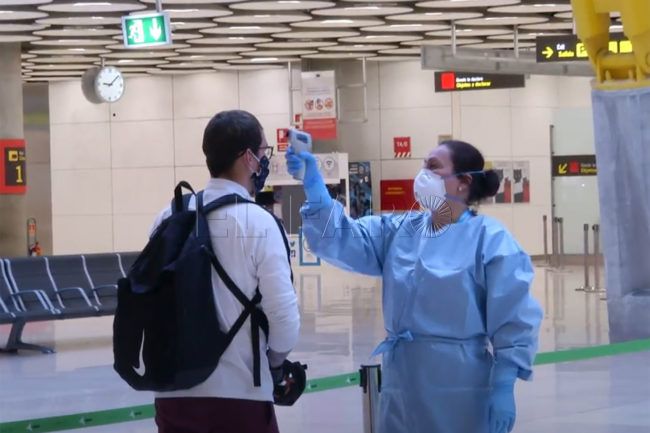 Marruecos: España no aplica control «estricto» en aeropuertos contra el covid
