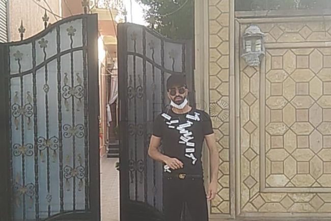 De invitado de honor en un desfile de alta costura en Tánger a atrapado