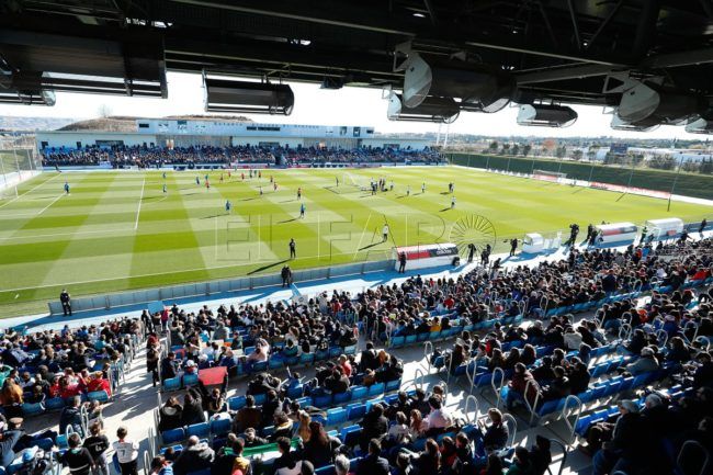 La Liga estudia la presencia de aficionados en las gradas