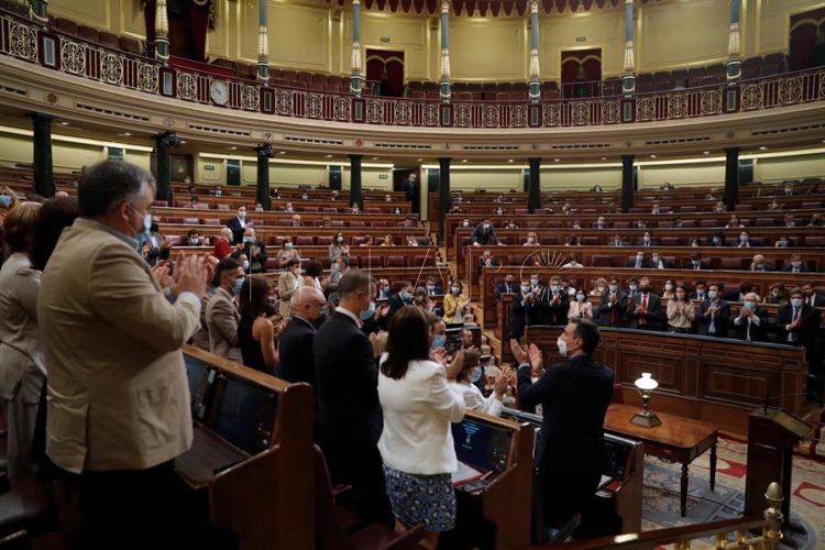 congreso-aplausos-sanchez
