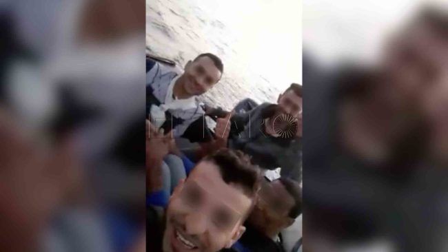 De Ceuta a Algeciras: chapistas, electricistas… la escapada de un grupo de amigos