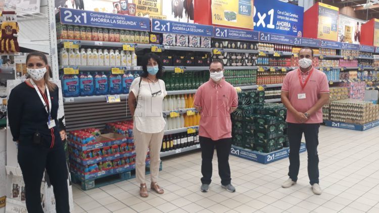 firma-contrato-aaron-down-carrefour-1