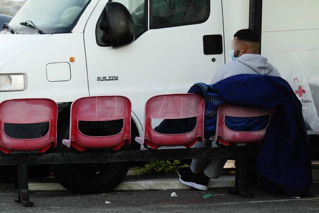‘Castillejos muere’: el grito de los nadadores, entre inmigrantes y pasadores de hachís